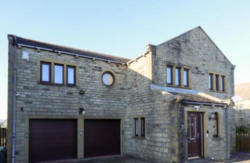 Cartworth House | The Peak View Holmfirth
