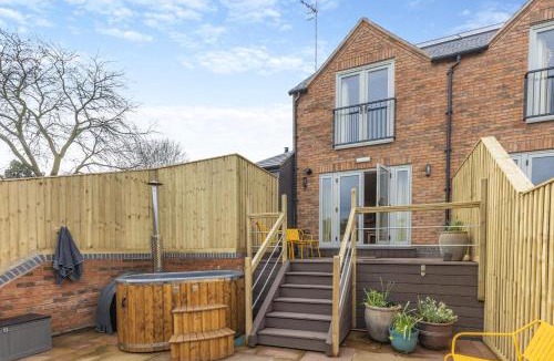 Pershore House | The Pear Tree - Pershore