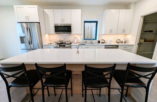 West End House | The Pearl Collection #C-Puget Sound Views/Point Defiance/Chef's Kitchen/EV Ready