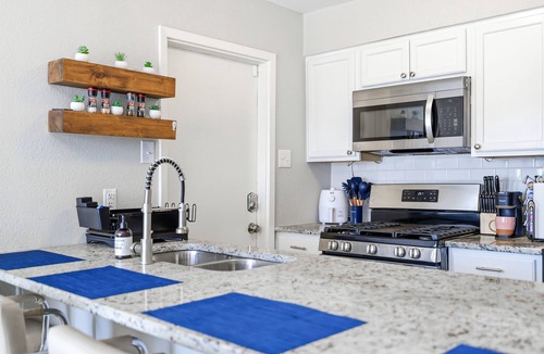 San Antonio House | “The Pearl” Family House, 6-10 Minutes to Downtown, Alamodome, Frost Center