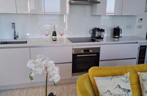 Worthing Apartment | The Pebbles @ Cavendish