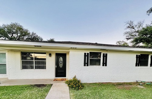 Crawford House | The Pecan Orchard Getaway