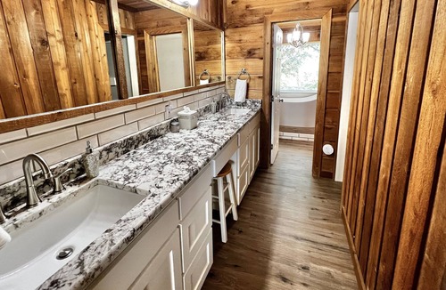Crawford House | The Pecan Orchard Getaway
