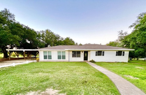 Crawford House | The Pecan Orchard Getaway