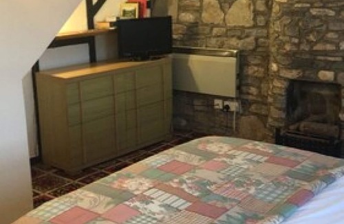 Shepton Mallet Hotel | The Pecking Mill Inn