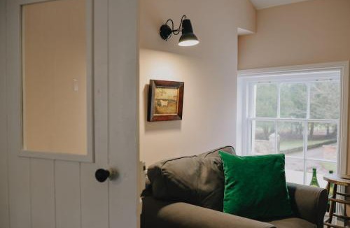 Hawarden House | The Pedlars Flat