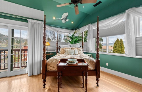 Historic Railroad District Hotel | The Peerless Hotel by WanderLodges