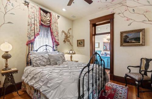 Historic Railroad District Hotel | The Peerless Hotel