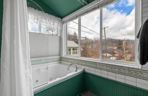 Historic Railroad District Hotel | The Peerless Hotel