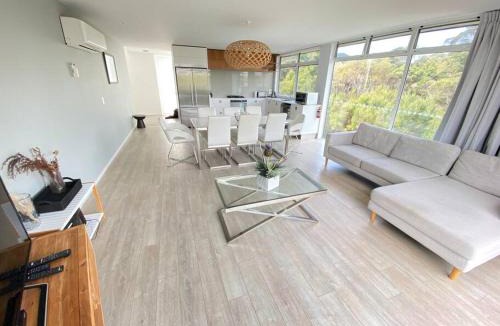 Merita House | The Peninsula Grande