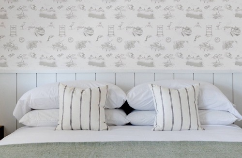 Hampton Bays Hotel | The Penny Lane