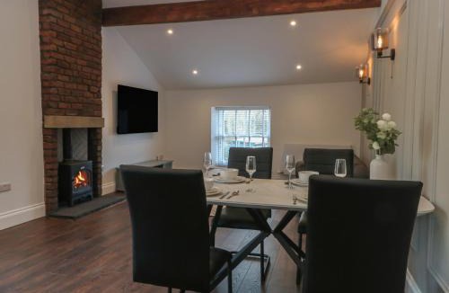 Rawtenstall Apartment | The Penthouse at 86
