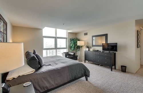 Downtown Chicago Hotel | The Penthouse at Grand Plaza