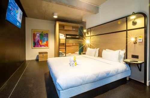 Arsenal Hostel | The People - Paris Marais