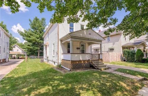 Akron Apartment | The Perazim