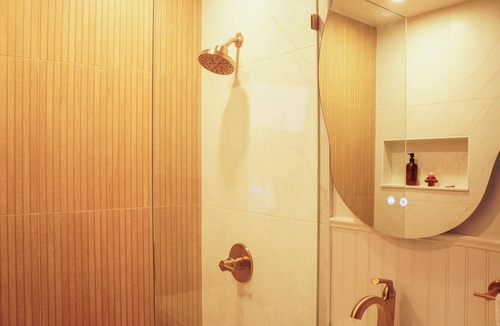 East Windham Hotel | The Perch Hotel