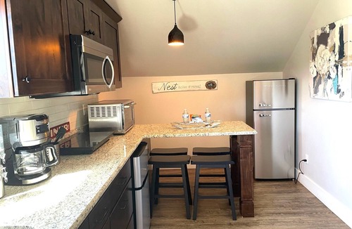 Woodland Park Apartment | The Perch! Mountain-front view! priv.balcony-A/C