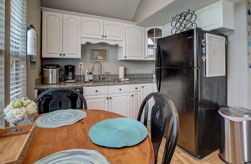 Silver Creek Village Cabin | The Perch on Lake Buchanan Dam | Loft in Burnet