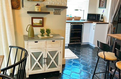 Del Mar House | The Perch on Morningside- Your Quiet Escape