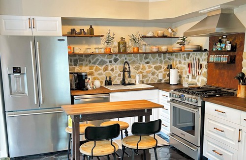 Del Mar House | The Perch on Morningside- Your Quiet Escape