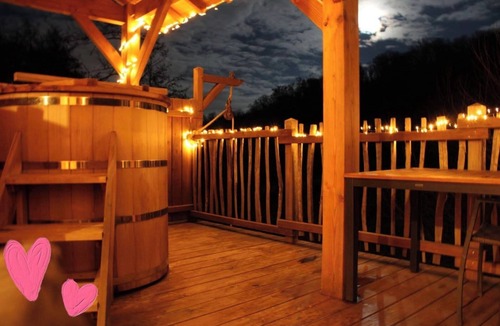 Courchavon Cabin | The perched bathhouse