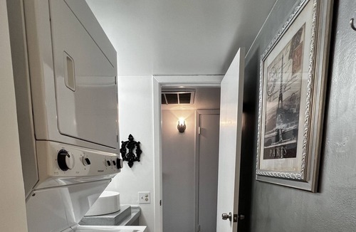 Knox - Henderson Apartment | The Perfect 2 bedroom apartment on McKinney Ave