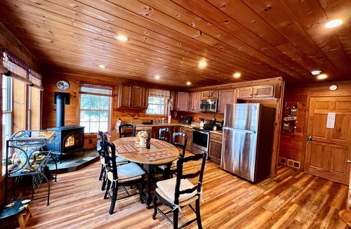 Town of Benson House | The Perfect Adirondack Getaway Waterfront Cabin