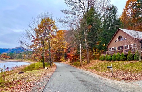 Town of Benson House | The Perfect Adirondack Getaway Waterfront Cabin