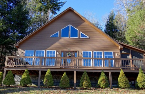 Town of Benson House | The Perfect Adirondack Getaway Waterfront Cabin