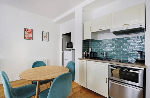 Quartier de l'Ecole-Militaire Apartment | THE PERFECT BLEND OF TRANQUILITY IN THE HEART OF SAINT GERMAIN - RUE VANEAU