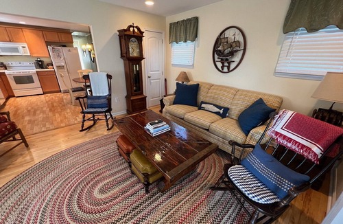 Village Green House | The perfect Cape May beach house! Screened-in porch + private backyard oasis