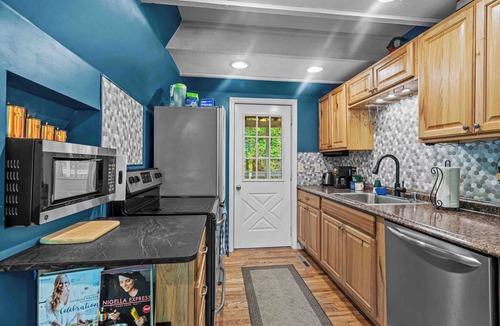 Northville Cabin | The perfect comfortable home base for all things outdoors! Great Sacandaga Lake access, close to ample outdoor activities, and countless hiking and biking trails. 1 minute drive to the village of Northville for fantastic dining and small town charm.