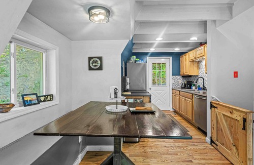 Northville Cabin | The perfect comfortable home base for all things outdoors! Great Sacandaga Lake access, close to ample outdoor activities, and countless hiking and biking trails. 1 minute drive to the village of Northville for fantastic dining and small town charm.