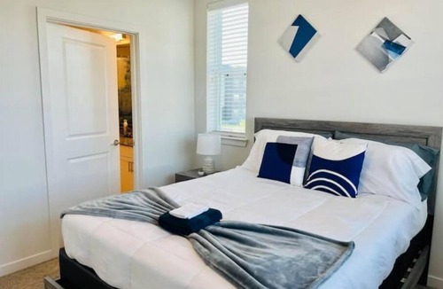 Kyle Apartment | "The Perfect Gateway" - 2Bed & 2Bath with Full Access: Pool, Gym, Dog/Kid Parks!