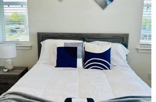 Kyle Apartment | "The Perfect Gateway" - 2Bed & 2Bath with Full Access: Pool, Gym, Dog/Kid Parks!