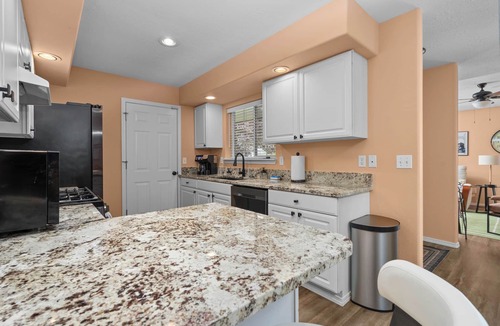 Keizer House | The Perfect Pair - Full Duplex for Your Group