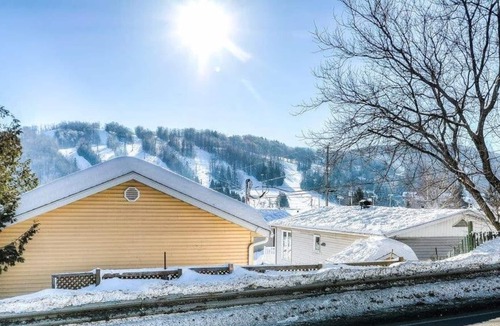 Saint-Sauveur Apartment | The Perfect Ski Getaway: Cozy Cottage With a View