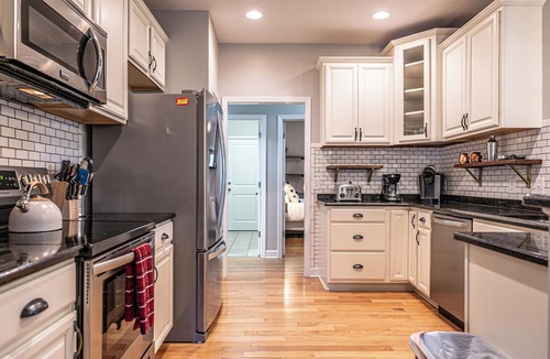 Pinehurst House | The Perfect Swing - Sleeps 8 with Golden Tee 25, Pool Table, and fire pit