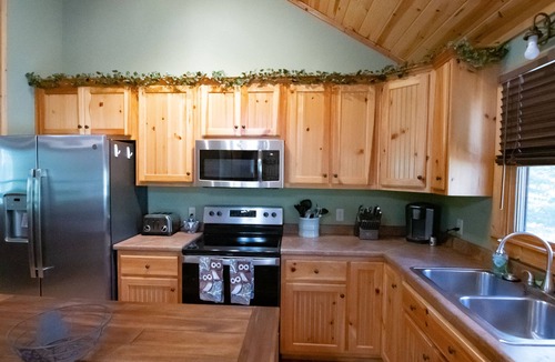 Eagle Mountain Cabin | The Perfect Winter Getaway!