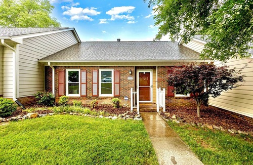 Northwest Raleigh House | The Perky Pineapple; Quiet Ranch; 2 King Beds; Well Appointed; Centrally Located