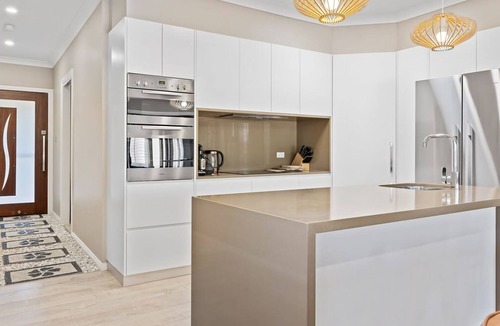 Toukley House | The Pet Friendly Pool House