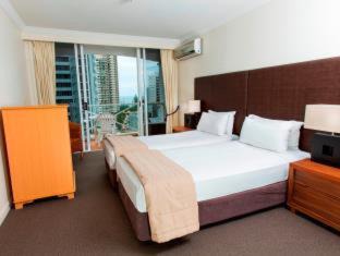 Broadbeach Resort | The Phoenician Resort