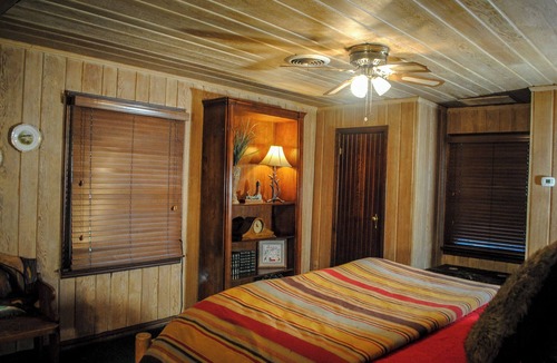 Palisades Bed & Breakfast | The Piñon Cabin at Starlight Canyon Bed & Breakfast