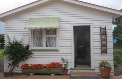 Whakamarama Cottage | The Pickled Walnut self contained cottage