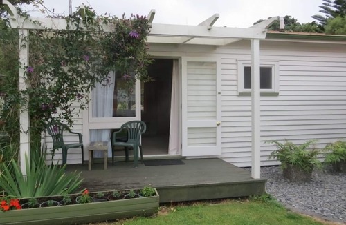 Whakamarama Cottage | The Pickled Walnut self contained cottage