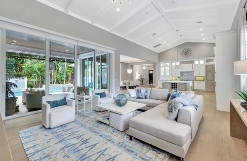 Old Naples House | The Pier House – Timeless Old Naples Luxury Steps from the Beach & Third Street South