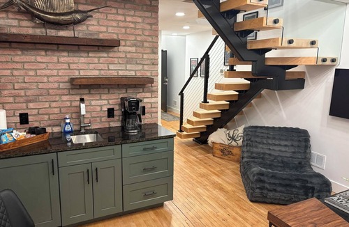 Painted Post Apartment | The Pierce Suite — Minutes to Corning Museum of Glass & Corning Inc.