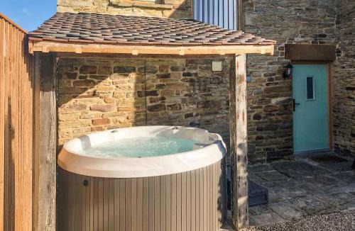 Cutthorpe House | The Pig Sty