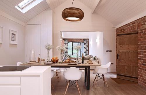 Moreton House | The Piggery