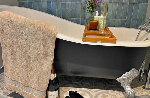 Quedgeley Cottage | The Piggery